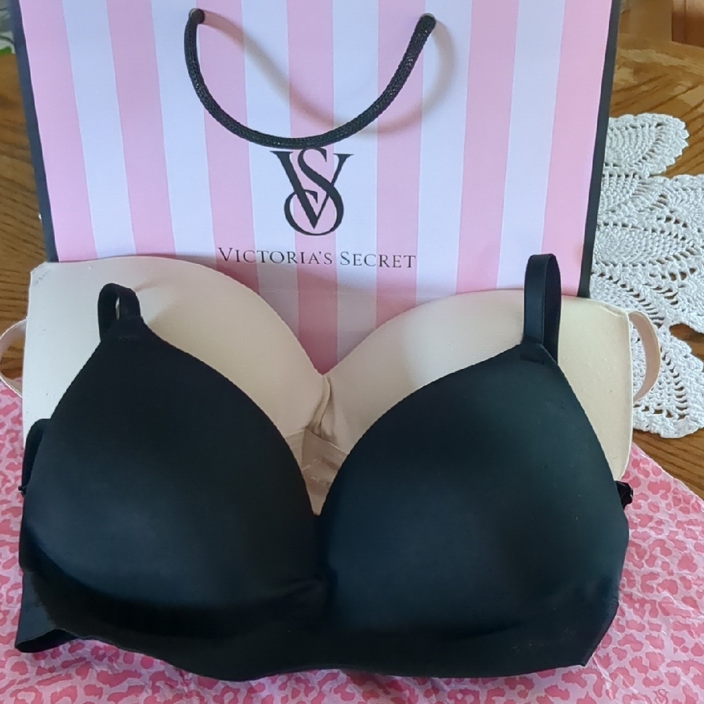 Victoria's Secret Pink Where Everywhere Wireless Push-up Bundle Black/Nude 32D